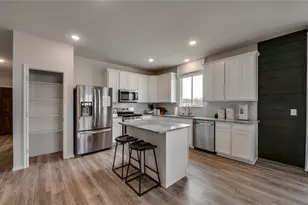 2717 Pecan Pk Dr, Denton, TX 76208 - Photo 4