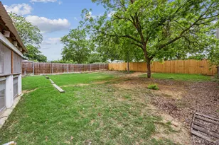 2620 Fieldale Dr, Farmers Branch, TX 75234 - Photo 2