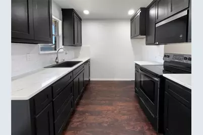 1307 Lynnwood Drive, Cleburne, TX 76033 - Photo 2