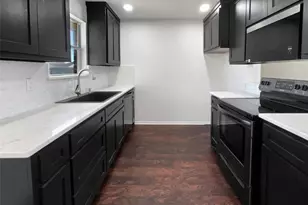 1307 Lynnwood Dr, Cleburne, TX 76033 - Photo 2