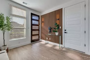 723 W 10th St, Dallas, TX 75208 - Photo 2