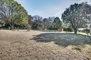 1706 Hitching Post Rd, Granbury, TX 76049 - Photo 30
