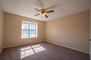 1107 Valley View Dr, Glenn Heights, TX 75154 - Photo 10