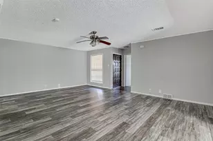 228 Lester St, Burleson, TX 76028 - Photo 4