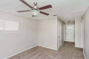 604 Stonewall Dr, Euless, TX 76039 - Photo 8