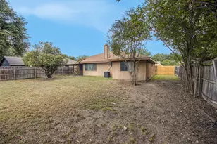 400 Kalmia Dr, Arlington, TX 76018 - Photo 28