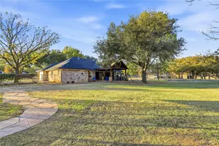 109 McCullar Rd, Burleson, TX 76028 - Photo 38