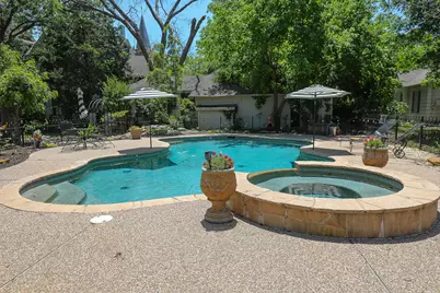 319 S Denton Street, Gainesville, TX 76240 - Photo 30