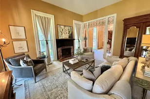 319 S Denton St, Gainesville, TX 76240 - Photo 4