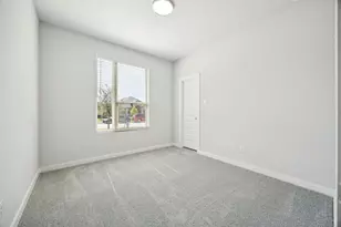 305 Lockhart St, Greenville, TX 75402 - Photo 20