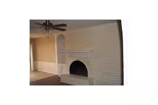 516 Billie Ruth Ln, Hurst, TX 76053 - Photo 4