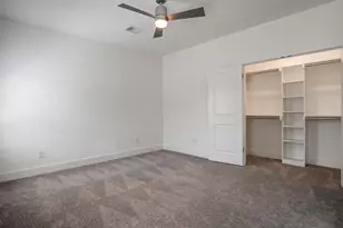 2216 Scenic Bluff Dr, Fort Worth, TX 76111 - Photo 14