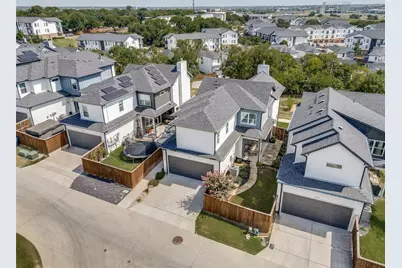 2216 Scenic Bluff Drive, Fort Worth, TX 76111 - Photo 32