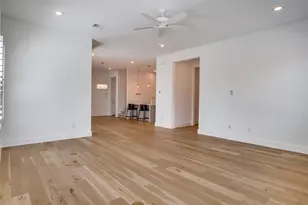 2216 Scenic Bluff Dr, Fort Worth, TX 76111 - Photo 18