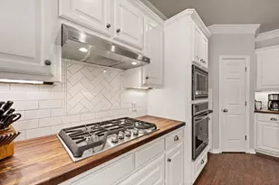 7720 Bridlewood Ct, North Richland Hills, TX 76182 - Photo 2