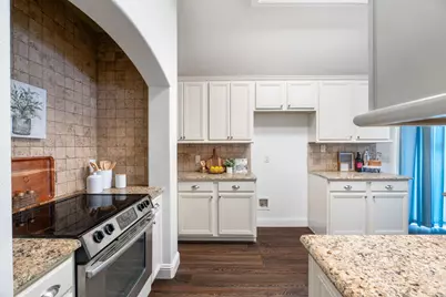 2305 Folkstone Way, Bedford, TX 76021 - Photo 10