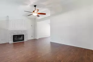 521 Chasewood Dr, Grapevine, TX 76051 - Photo 4