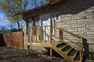 823 S Beacon St, Dallas, TX 75223 - Photo 18