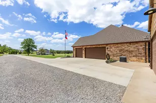 301 Aviara Ct, Poolville, TX 76487 - Photo 32