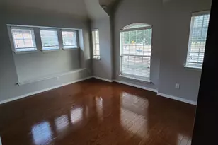 633 Grayson Ln, Lake Dallas, TX 75065 - Photo 2