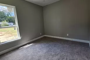 202 E 1st N St, Kaufman, TX 75142 - Photo 14