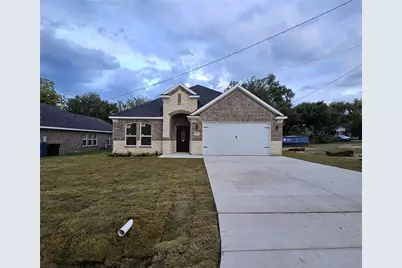 202 E 1st North Street, Kaufman, TX 75142 - Photo 1