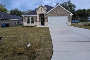 202 E 1st N St, Kaufman, TX 75142 - Photo 30