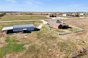 319 Hawk Ridge Rd, Decatur, TX 76234 - Photo 28