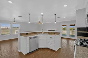 319 Hawk Ridge Rd, Decatur, TX 76234 - Photo 14