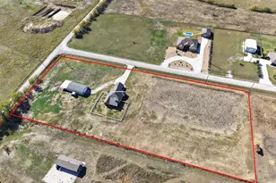 319 Hawk Ridge Rd, Decatur, TX 76234 - Photo 2