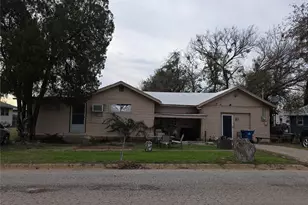 505 N Baylor Ave, Breckenridge, TX 76424 - Photo 2