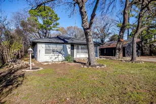 1501 E Henderson St, Cleburne, TX 76031 - Photo 2