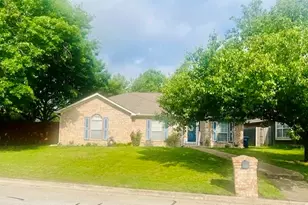 10508 Holly Grove Dr, Fort Worth, TX 76108 - Photo 2