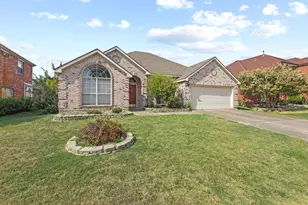 632 Delores Dr, Grand Prairie, TX 75052 - Photo 2