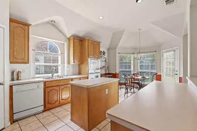 632 Delores Drive, Grand Prairie, TX 75052 - Photo 14