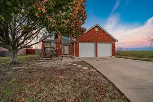 813 Valley Ct, Royse City, TX 75189 - Photo 2