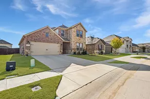 11120 Canyon Oak St, Aubrey, TX 76227 - Photo 2