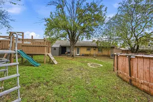 1702 Emerald St, Grand Prairie, TX 75051 - Photo 22