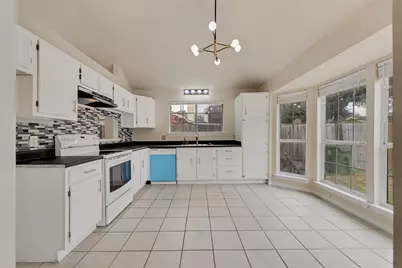 2327 Cromwell Drive, Arlington, TX 76018 - Photo 14