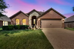105 Manor Ln, Waxahachie, TX 75165 - Photo 2