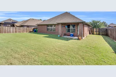 105 Manor Lane, Waxahachie, TX 75165 - Photo 8