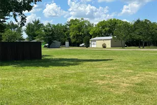 129 St Michaels Dr, Trinidad, TX 75163 - Photo 2