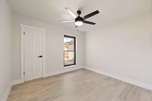 647 Evelyn Ln, Burleson, TX 76028 - Photo 20