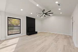 647 Evelyn Ln, Burleson, TX 76028 - Photo 6