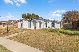 3102 Oak Hill Rd, Carrollton, TX 75007 - Photo 2