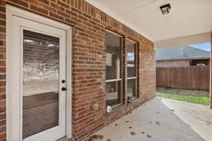 8204 Summerleaf Dr, Arlington, TX 76001 - Photo 38