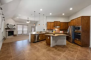 8204 Summerleaf Dr, Arlington, TX 76001 - Photo 6