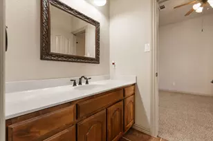 8204 Summerleaf Dr, Arlington, TX 76001 - Photo 32