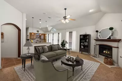 8204 Summerleaf Drive, Arlington, TX 76001 - Photo 12