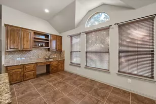 8204 Summerleaf Dr, Arlington, TX 76001 - Photo 4